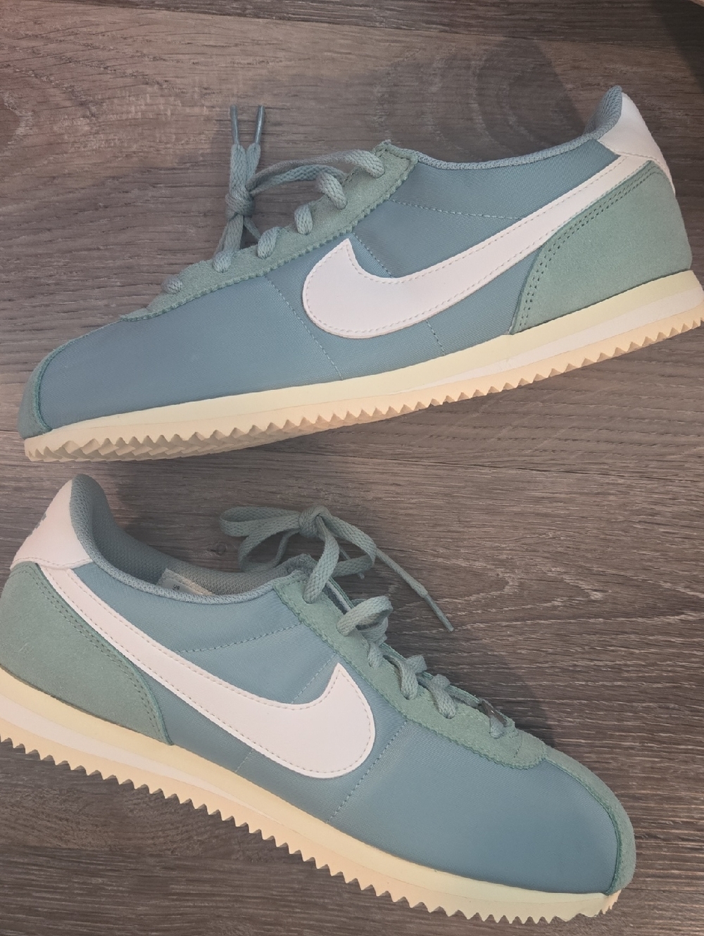Nike Cortez (GS)- Teal & White Size 7 Youth/8.5 Womens NEW